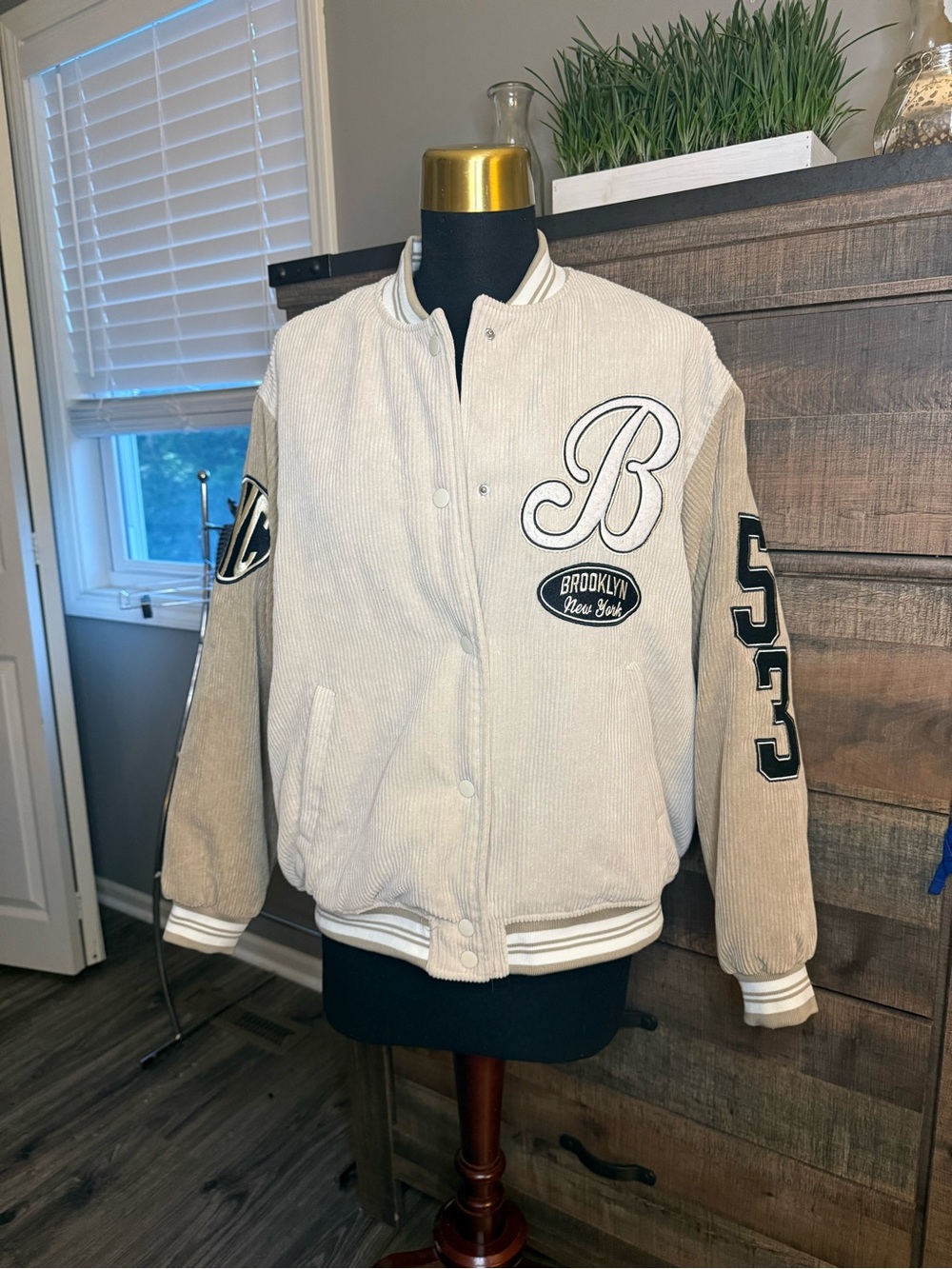 H&M Divided Varsity Bomber Jacket Beige Corduroy Brooklyn New York Women’s M
